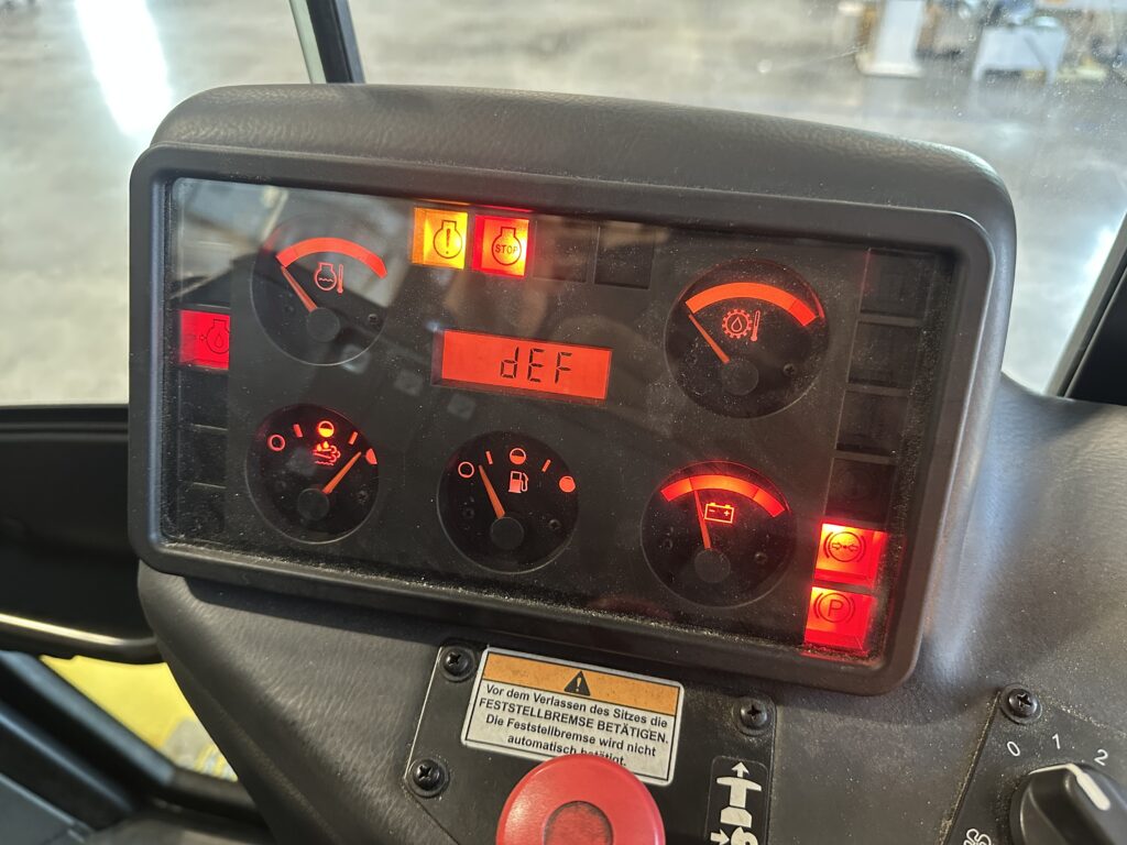 Hyster H12XM-6 mit Cummins-Motor: DPF- und AdBlue-Probleme erfolgreich beseitigt 1 Foto 11.09.26 08 07 02